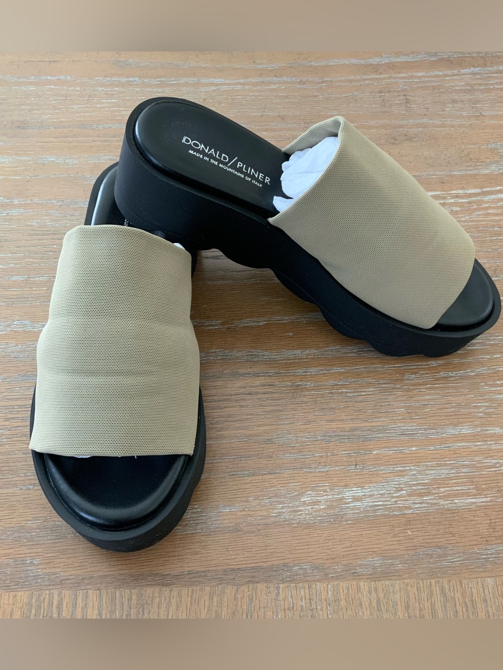 Donald Pliner Textile Platform Slip On Flat Sandals US 7.5